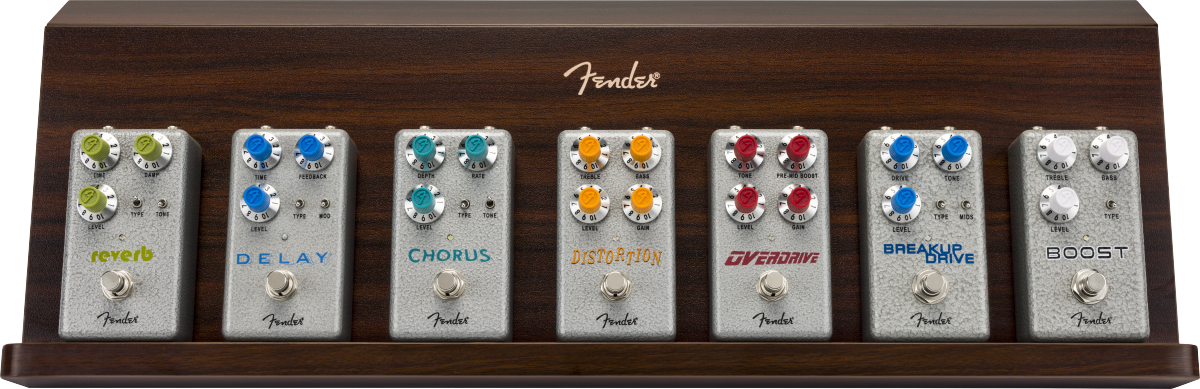 Fender - Deluxe Wooden Wall-Mounted Pedal Shelf