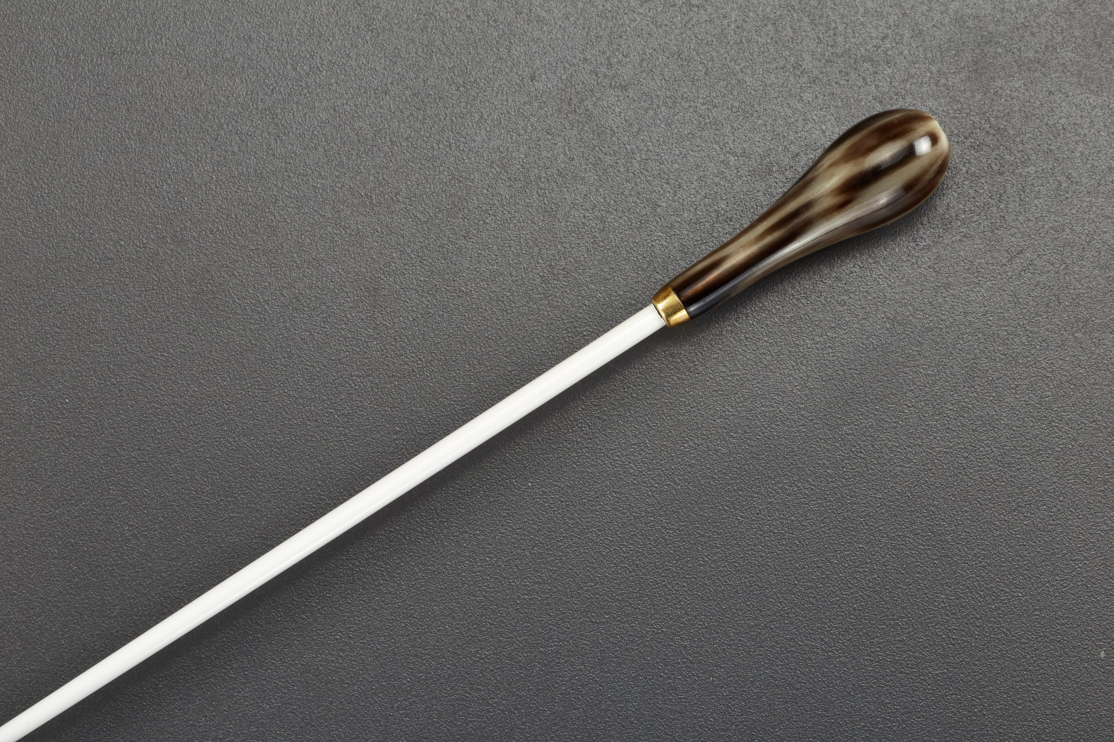 Baton 15in Horn Pear Handle