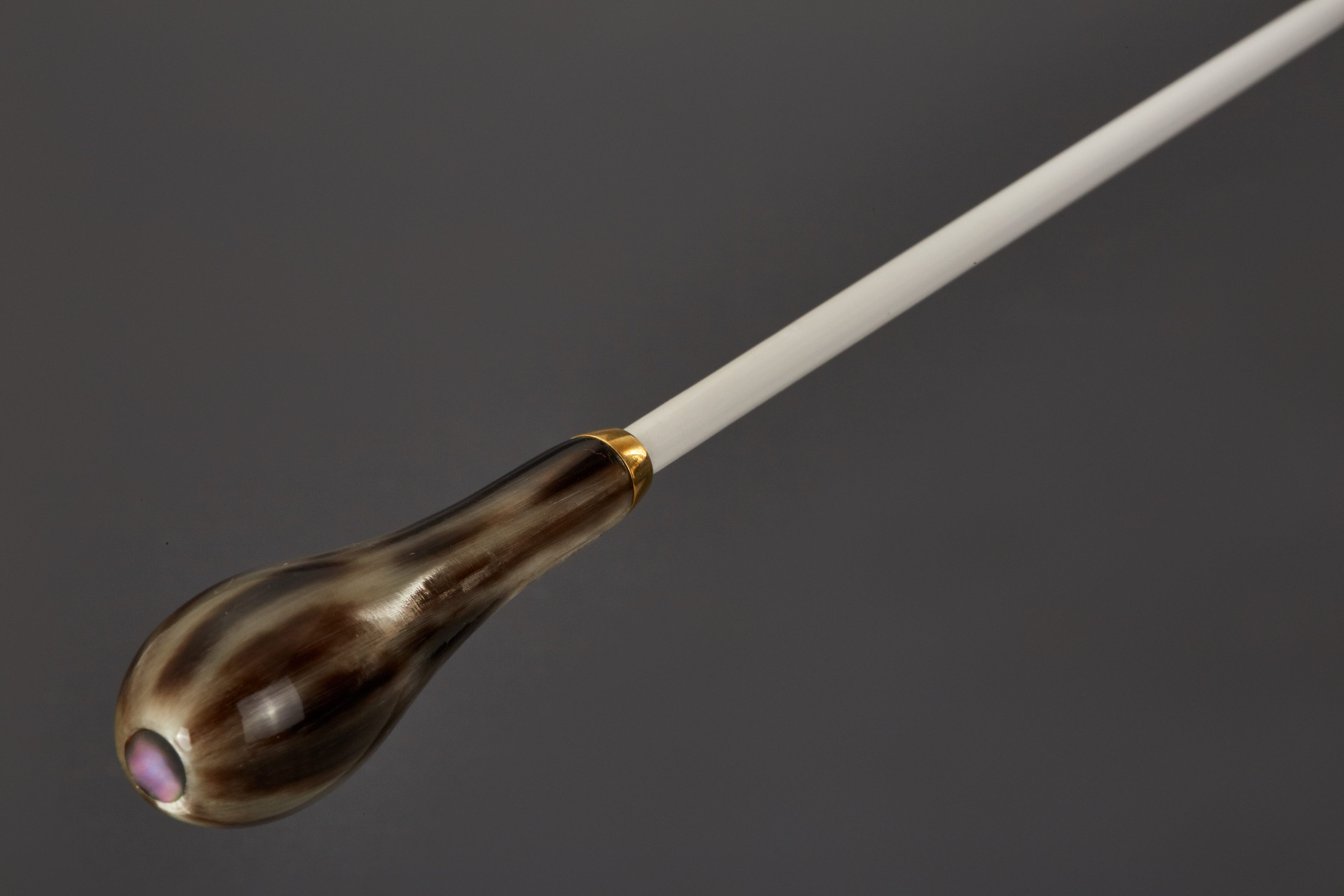 Baton 15in Horn Pear Handle