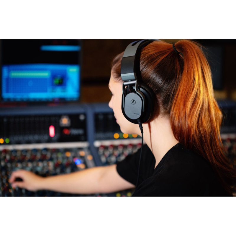 Austrian Audio - Over-Ear Closed-Back Headphones, Black