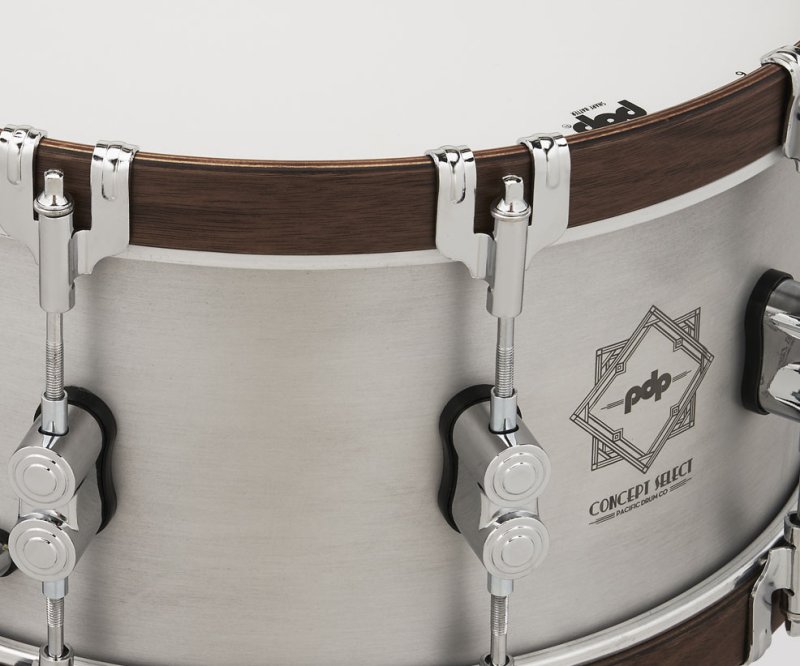 PACIFIC DRUMS & PERC - Concept Select 6.5" x 14'' Snare 3mm Aluminum With Walnut Wood Hoops