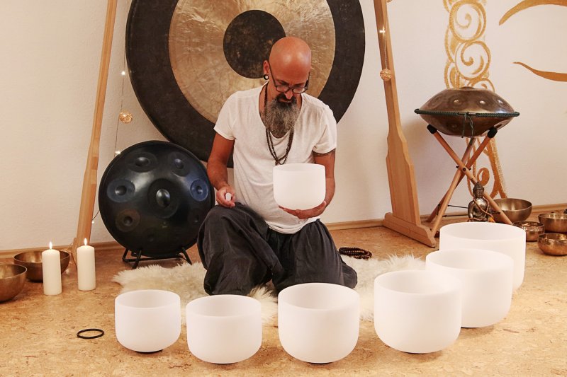 Sela Percussion - 7-Piece Frosted Crystal Singing Bowls From 8" to 14" (440 Hz)