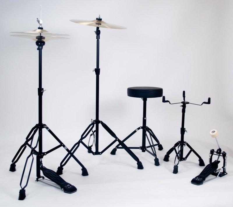 Westbury - 400 Series 5-Piece Studio Drumset With 20" Bass Drum & Throne, Ruby Red Sparkle
