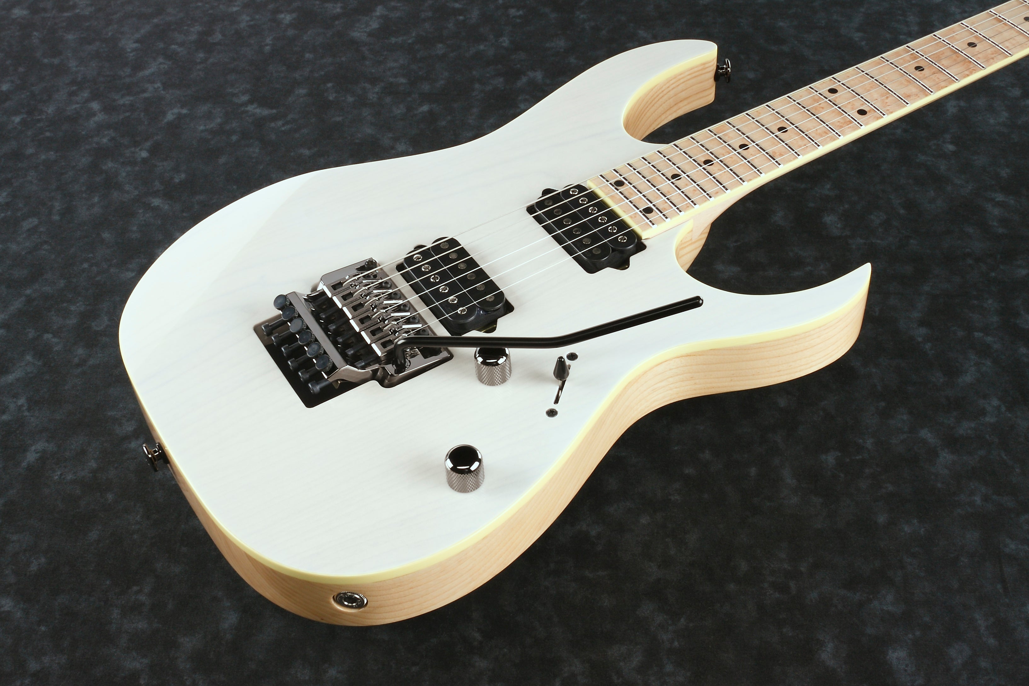 Ibanez Electric Guitar - RG Prestige 6str Electric Guitar w/Case - Antique White Blonde - RG652AHMAWD