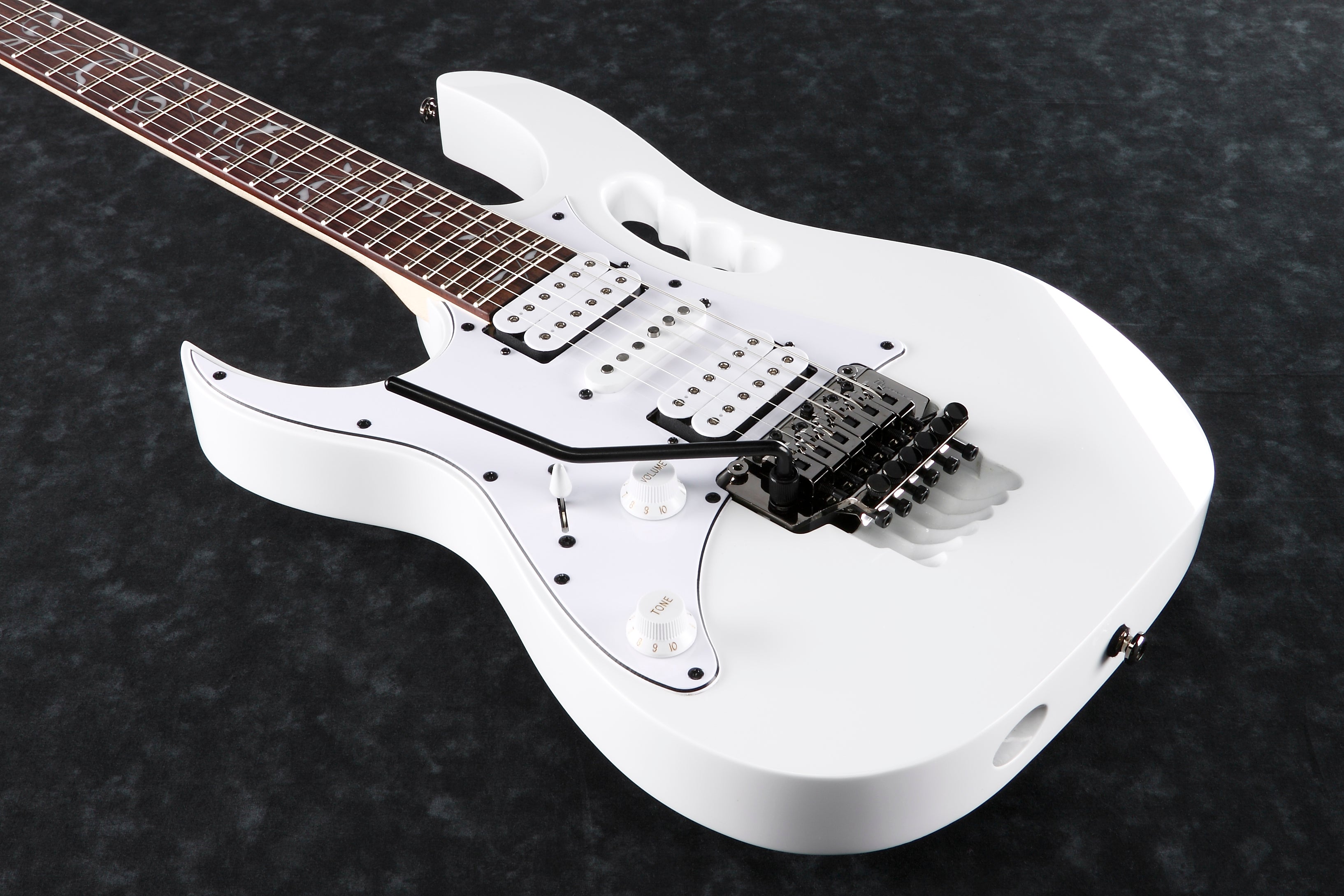 Ibanez Electric Guitar - Steve Vai Signature 6str Electric Guitar - Left Handed - White - JEMJRLWH