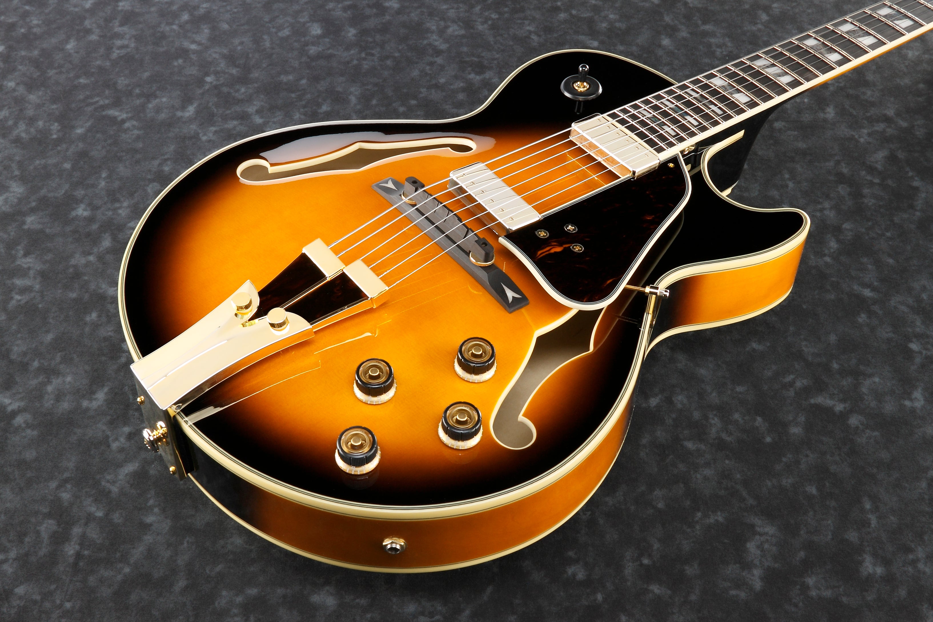 Ibanez Electric Guitar - George Benson Signature  6str Electric Guitar w/Case - Brown Sunburst - GB10SEBS