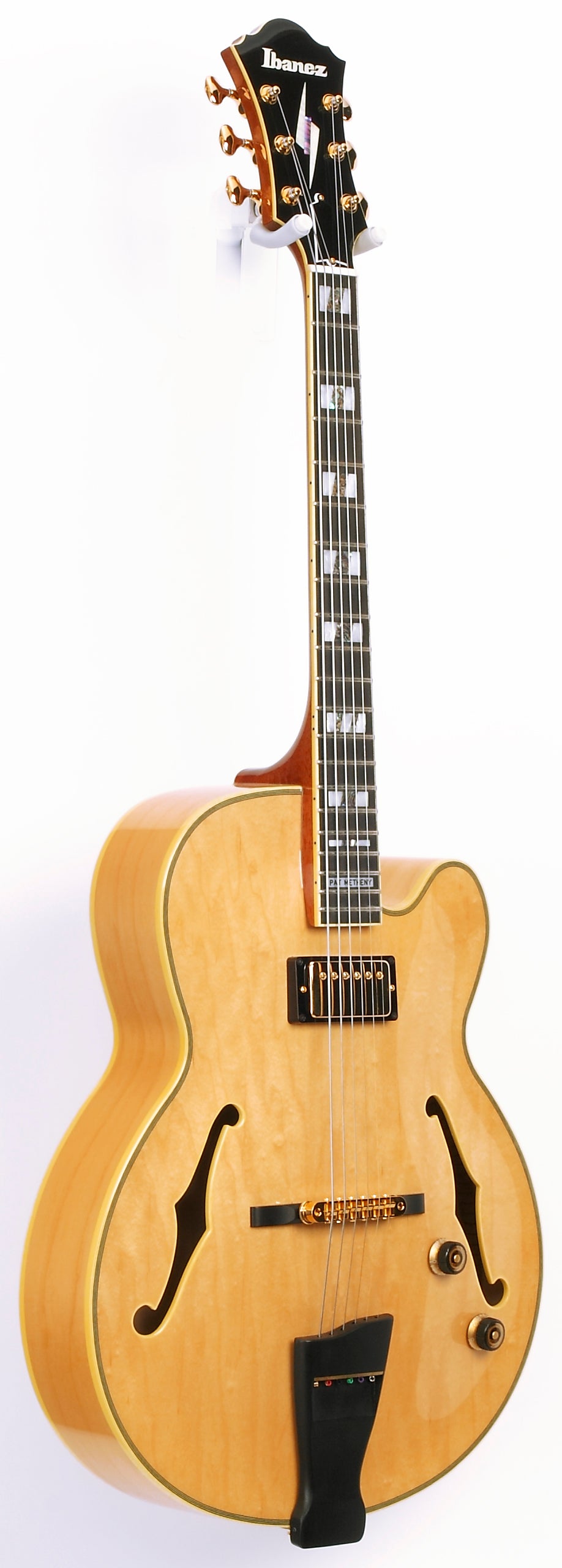 Ibanez Electric Guitar - Pat Metheny Signature 6str Electric Guitar w/Case - Natural - PM200NT