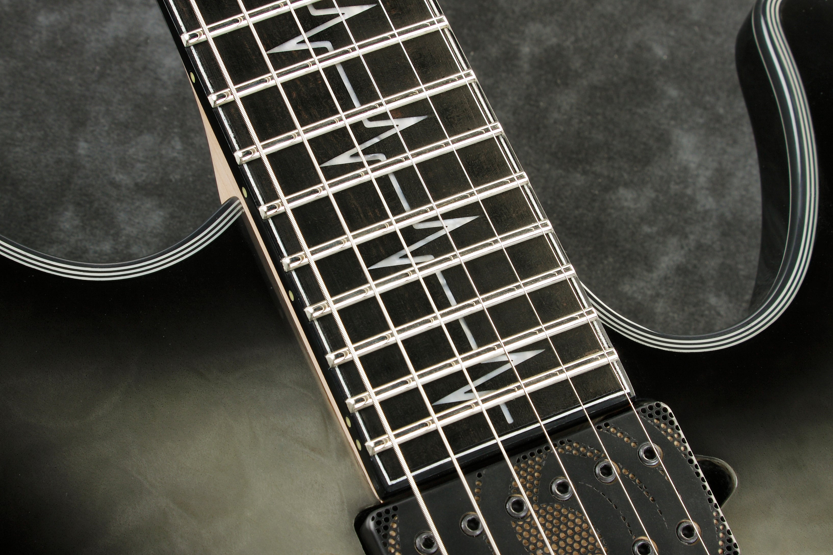 Ibanez Electric Guitar - Nita Strauss Signature 6str Electric Guitar w/Bag - Deep Space Blonde - JIVA10DSB