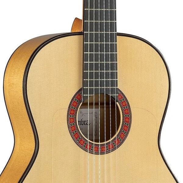 Alhambra Guitarras 10 Fc Classical Guitar with Hardshell Case - 10 FC